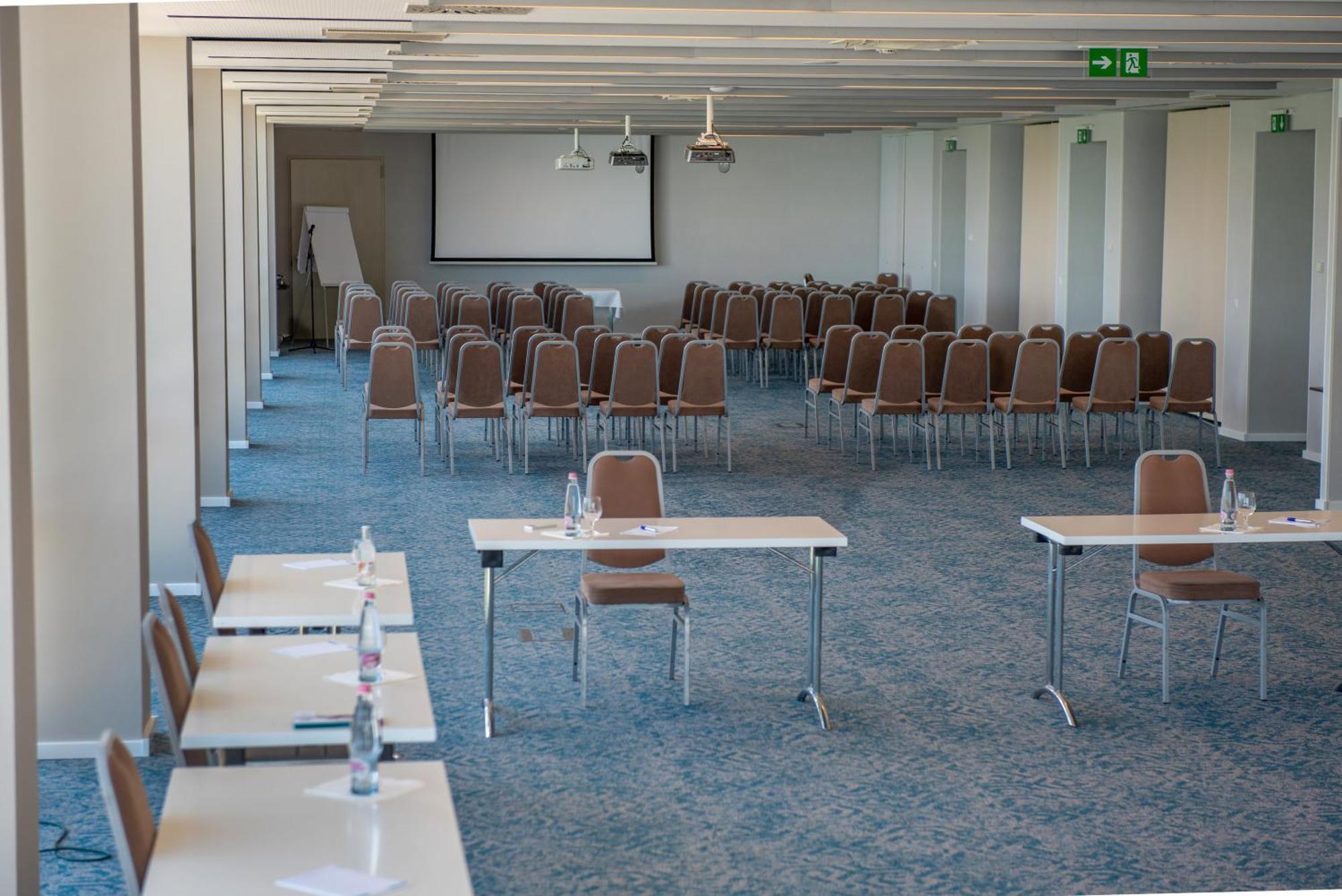 Hotel Yacht Wellness & Business Siófok Exteriör bild